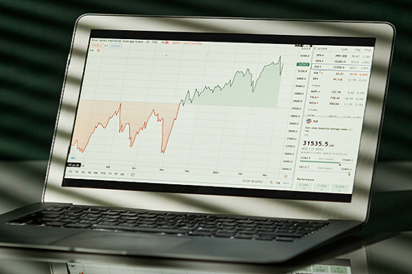 Инфлация и дефлация: Какво трябва да знаете за тях и как да защитите своите инвестиции